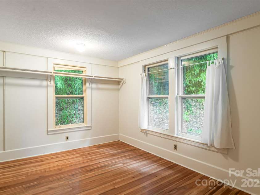 56 Lockley Avenue, Asheville, NC 28804.  MLS# CAR4294386, YatesRealty ID 34186. Bedroom 1