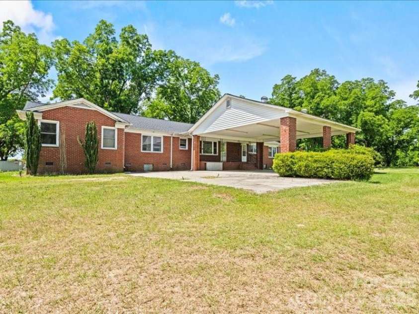 464 Lark Road, Cheraw, SC 29520.  MLS# CAR4397631, YatesRealty ID 34187. 