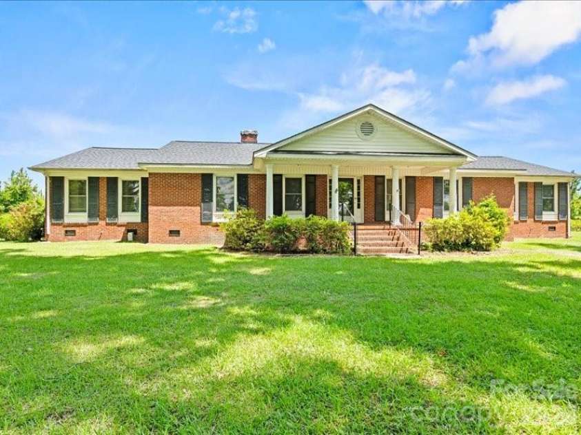 464 Lark Road, Cheraw, SC 29520.  MLS# CAR4397631, YatesRealty ID 34187. 