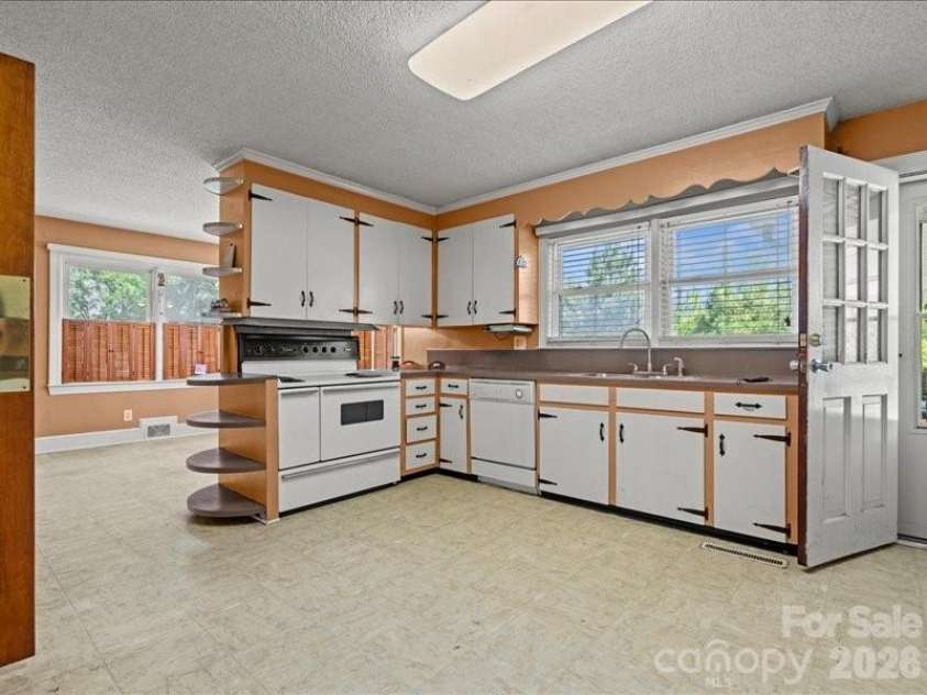 464 Lark Road, Cheraw, SC 29520.  MLS# CAR4397631, YatesRealty ID 34187. 