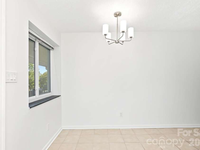 3010 Crosby Road, Charlotte, NC 28211.  MLS# CAR4426146, YatesRealty ID 34188. Dining Area