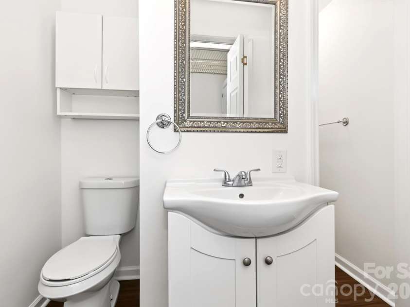 3010 Crosby Road, Charlotte, NC 28211.  MLS# CAR4426146, YatesRealty ID 34188. Primary Bathroom