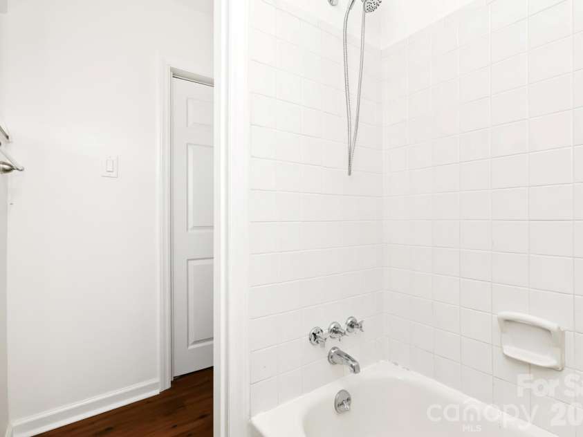 3010 Crosby Road, Charlotte, NC 28211.  MLS# CAR4426146, YatesRealty ID 34188. Primary Bathroom