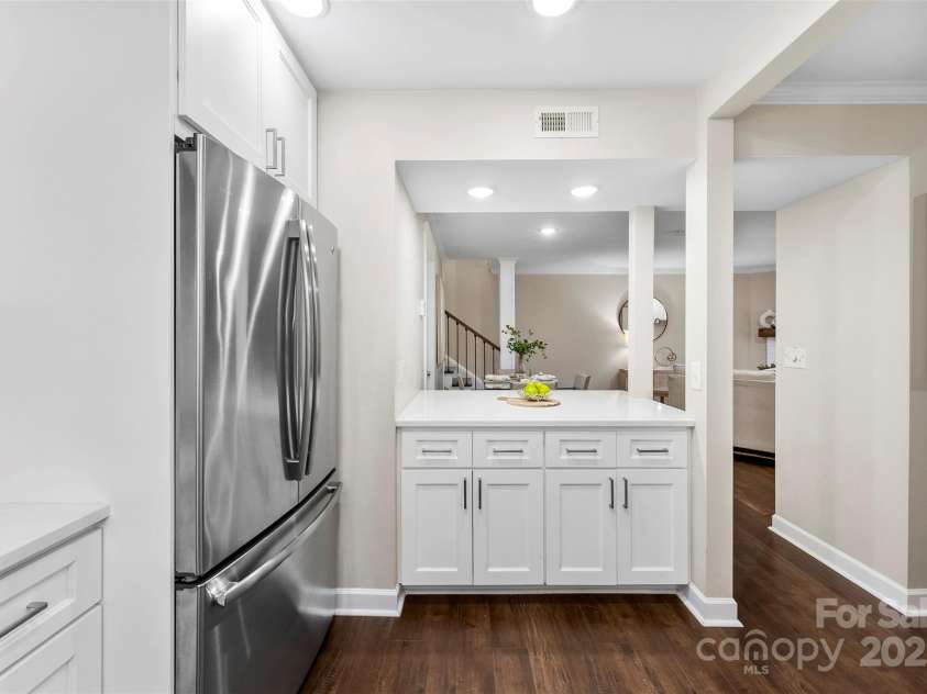 3516 Colony Crossing Drive, Charlotte, NC 28226.  MLS# CAR4288473, YatesRealty ID 34188. 