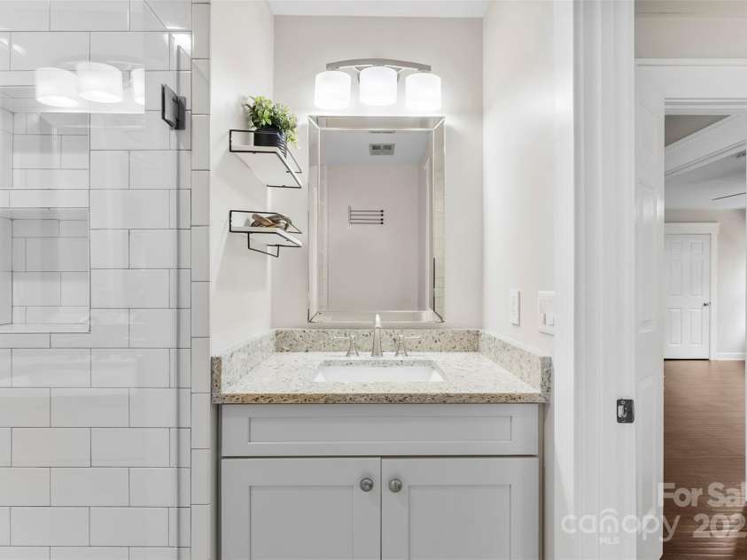 3516 Colony Crossing Drive, Charlotte, NC 28226.  MLS# CAR4288473, YatesRealty ID 34188. 