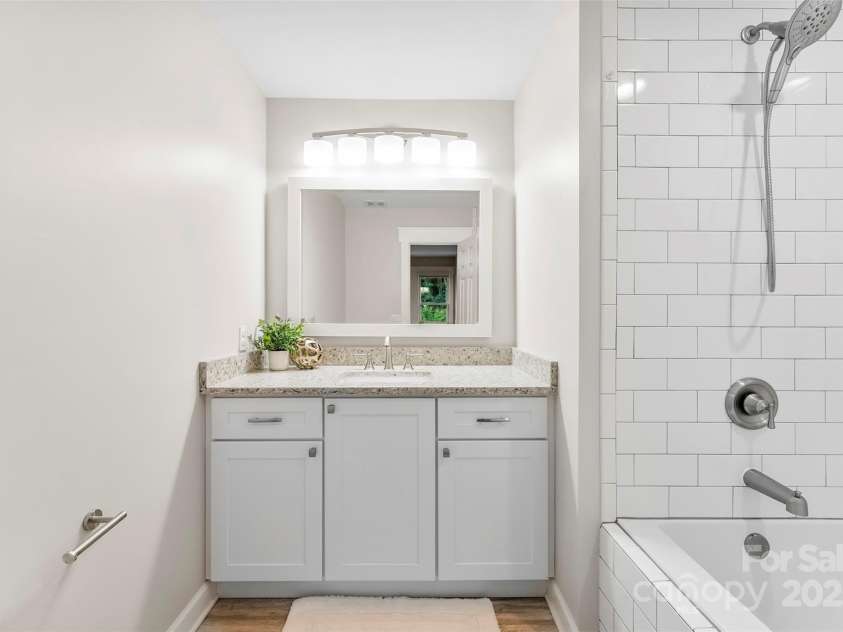 3516 Colony Crossing Drive, Charlotte, NC 28226.  MLS# CAR4288473, YatesRealty ID 34188. 