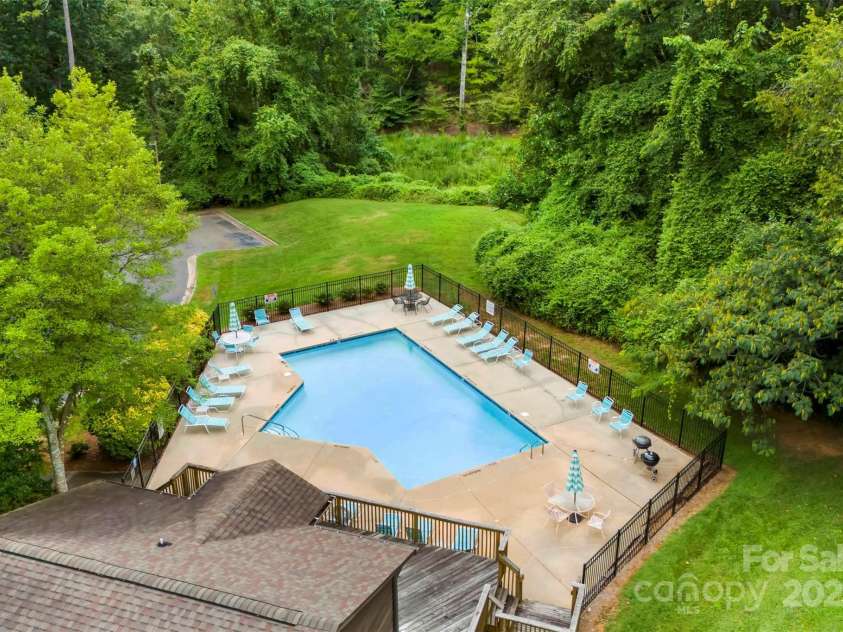 3516 Colony Crossing Drive, Charlotte, NC 28226.  MLS# CAR4288473, YatesRealty ID 34188. 