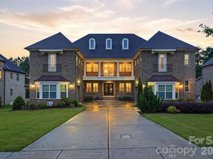 1016 Ladera Drive, Waxhaw, NC 28173.  MLS# CAR4398888, YatesRealty ID 34189. 