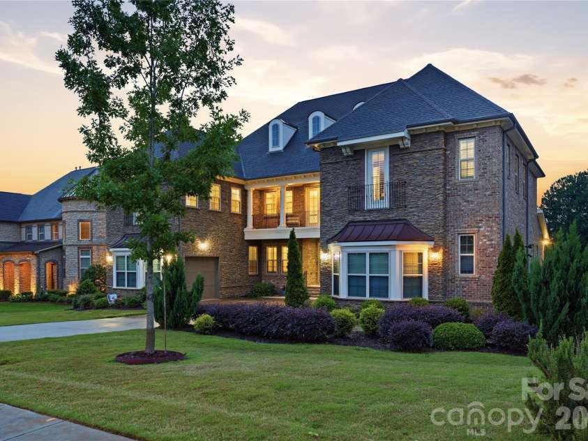 1016 Ladera Drive, Waxhaw, NC 28173.  MLS# CAR4398888, YatesRealty ID 34189. 