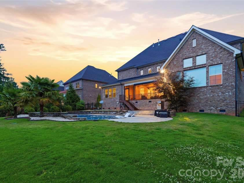1016 Ladera Drive, Waxhaw, NC 28173.  MLS# CAR4398888, YatesRealty ID 34189. 