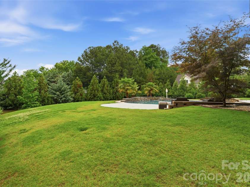 1016 Ladera Drive, Waxhaw, NC 28173.  MLS# CAR4398888, YatesRealty ID 34189. 