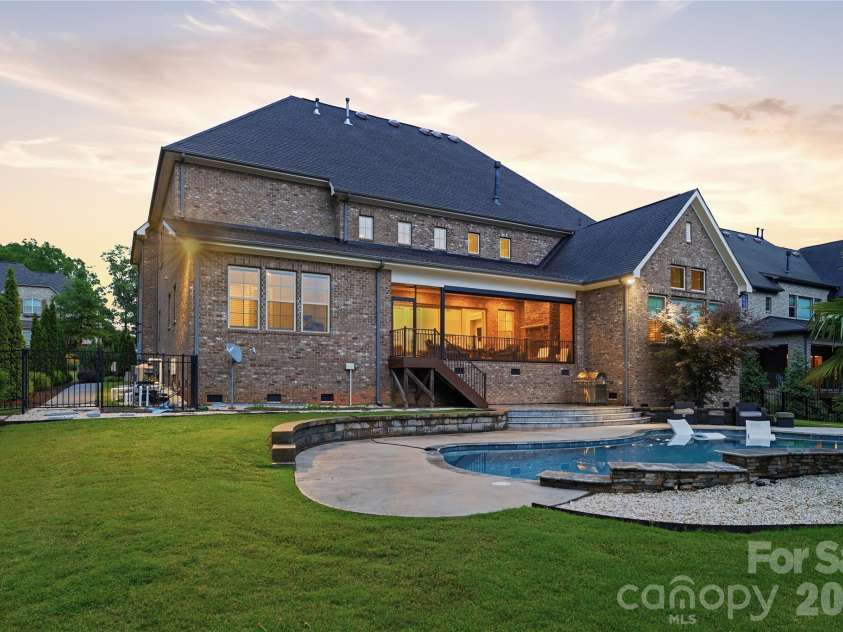 1016 Ladera Drive, Waxhaw, NC 28173.  MLS# CAR4398888, YatesRealty ID 34189. 