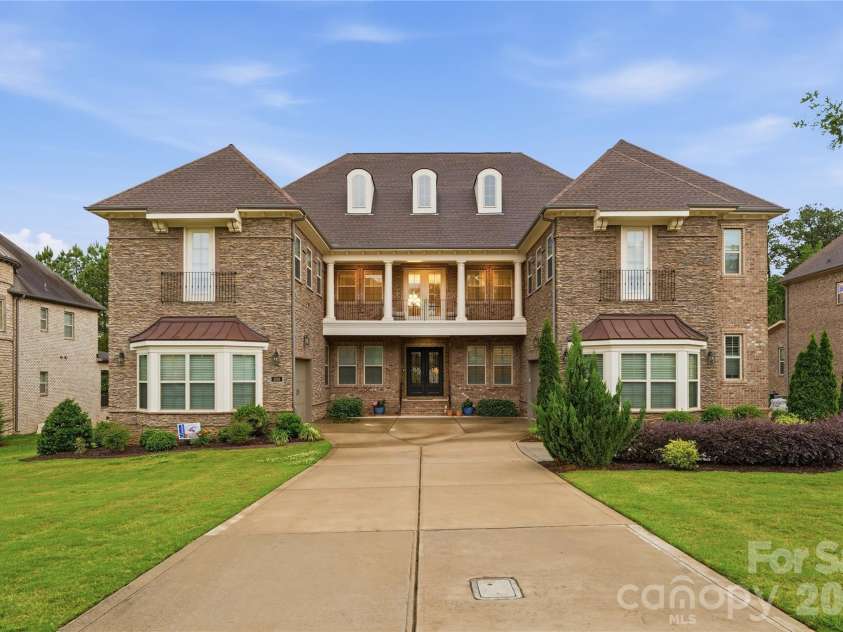 1016 Ladera Drive, Waxhaw, NC 28173.  MLS# CAR4398888, YatesRealty ID 34189. 