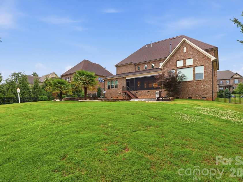 1016 Ladera Drive, Waxhaw, NC 28173.  MLS# CAR4398888, YatesRealty ID 34189. 