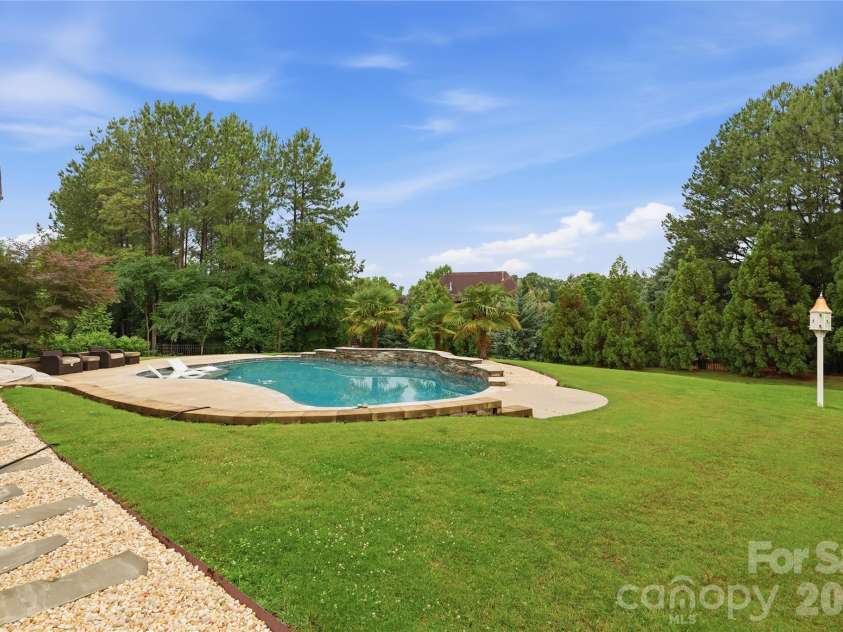 1016 Ladera Drive, Waxhaw, NC 28173.  MLS# CAR4398888, YatesRealty ID 34189. 
