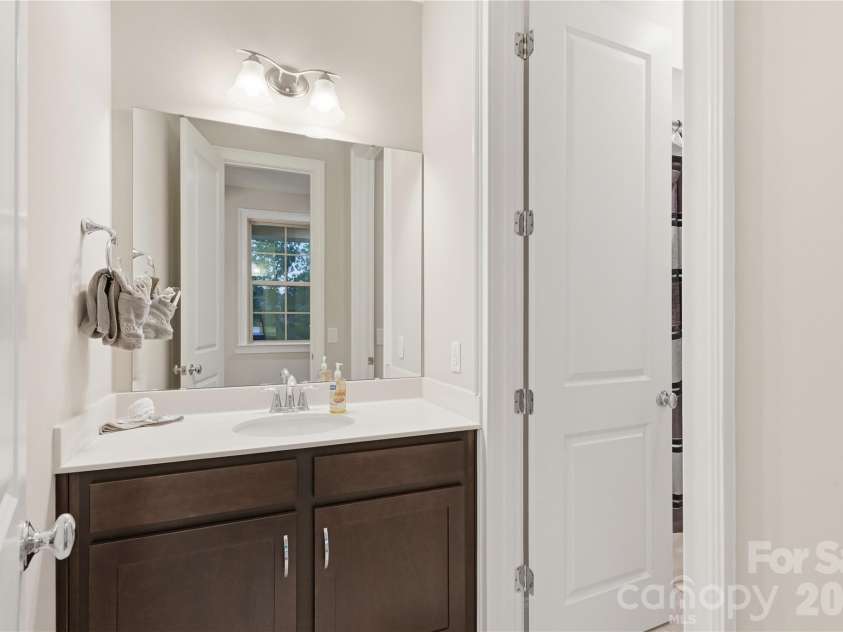 1016 Ladera Drive, Waxhaw, NC 28173.  MLS# CAR4398888, YatesRealty ID 34189. 