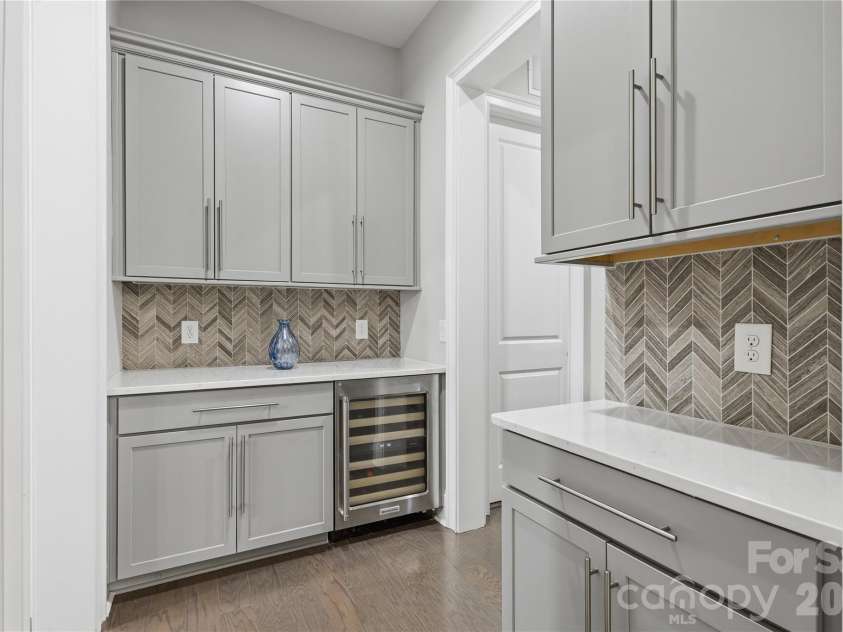 1016 Ladera Drive, Waxhaw, NC 28173.  MLS# CAR4398888, YatesRealty ID 34189. 