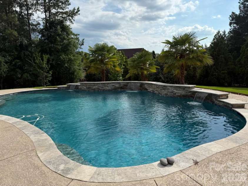 1016 Ladera Drive, Waxhaw, NC 28173.  MLS# CAR4398888, YatesRealty ID 34189. 