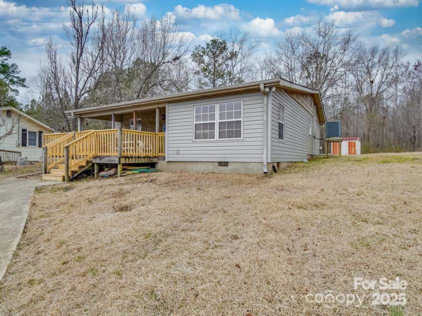 2460 Cottage Lane, Liberty Hill, SC 29074.  MLS# CAR4300988, YatesRealty ID 3419. 