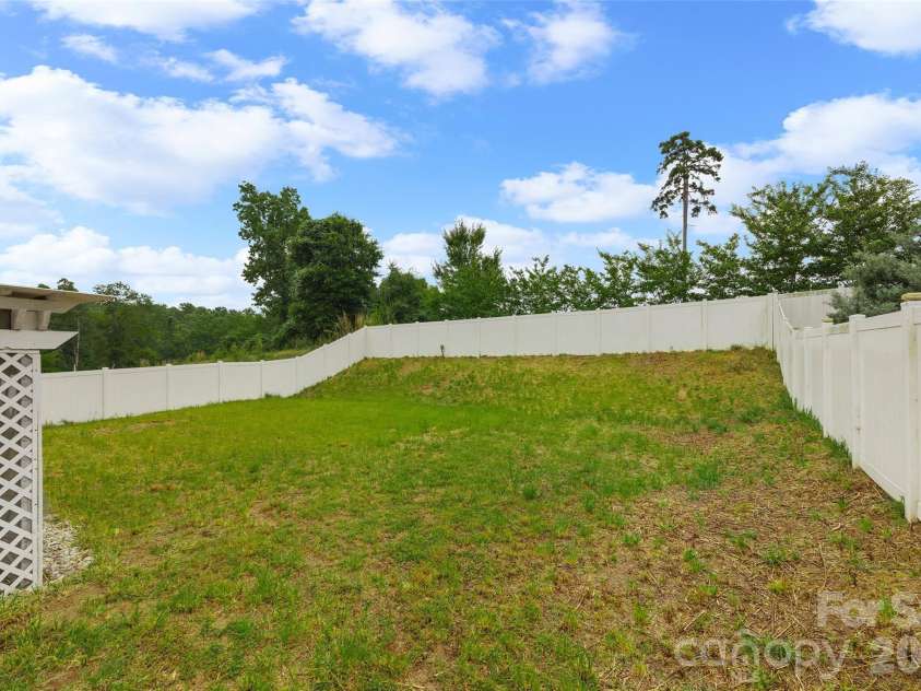 2608 Overlook Ridge Street, Pineville, NC 28134.  MLS# CAR4397189, YatesRealty ID 34190. Fenced Back Yard