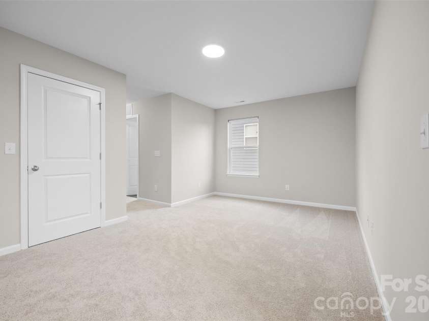 2608 Overlook Ridge Street, Pineville, NC 28134.  MLS# CAR4397189, YatesRealty ID 34190. Loft