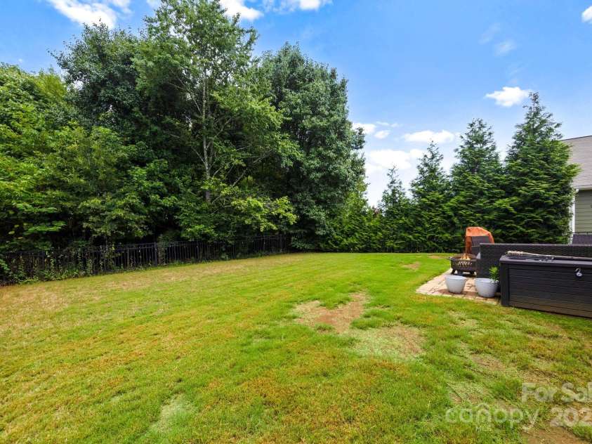 6002 Eleanor Rigby Road, Charlotte, NC 28278.  MLS# CAR4291420, YatesRealty ID 34191. 