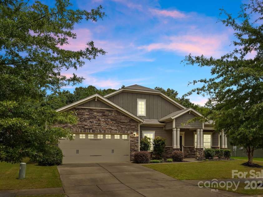 6002 Eleanor Rigby Road, Charlotte, NC 28278.  MLS# CAR4291420, YatesRealty ID 34191. 