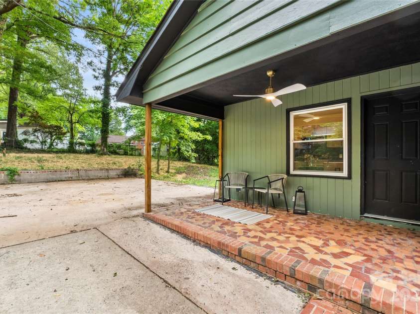 5320 Kildare Drive, Charlotte, NC 28215.  MLS# CAR4272466, YatesRealty ID 34193. 