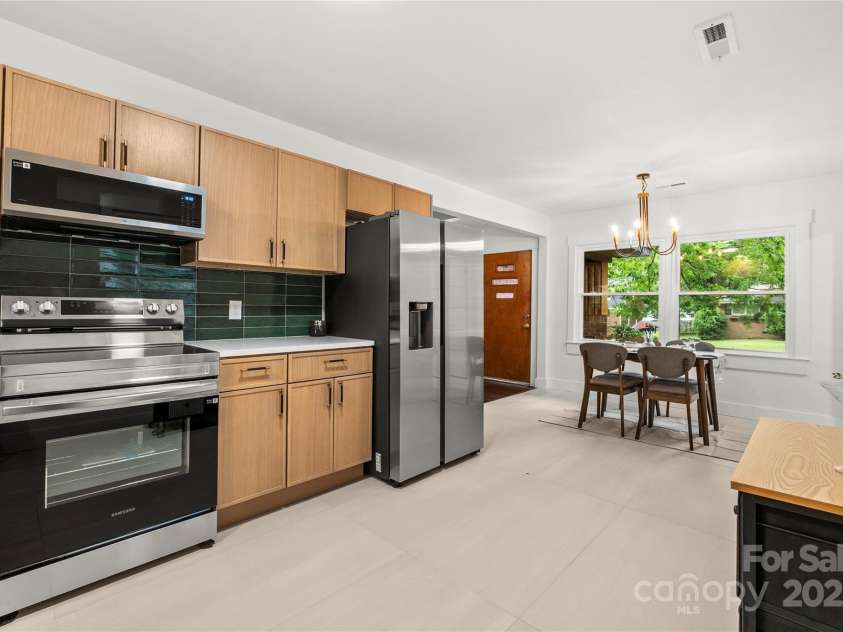 5320 Kildare Drive, Charlotte, NC 28215.  MLS# CAR4272466, YatesRealty ID 34193. 