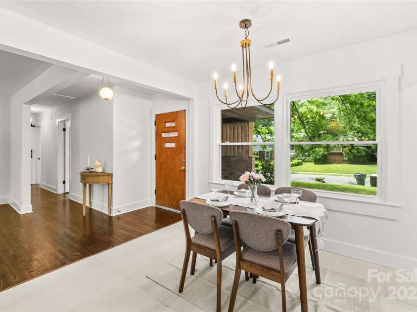 5320 Kildare Drive, Charlotte, NC 28215.  MLS# CAR4334334, YatesRealty ID 34193. 