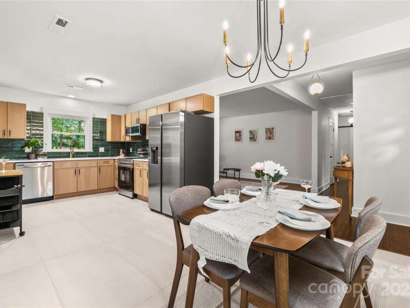 5320 Kildare Drive, Charlotte, NC 28215.  MLS# CAR4334334, YatesRealty ID 34193. 