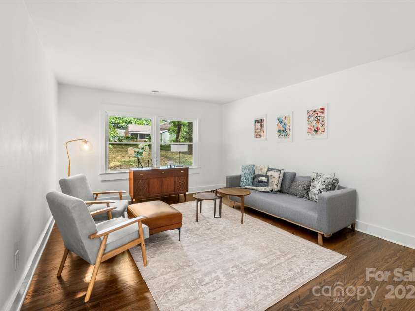 5320 Kildare Drive, Charlotte, NC 28215.  MLS# CAR4334334, YatesRealty ID 34193. 