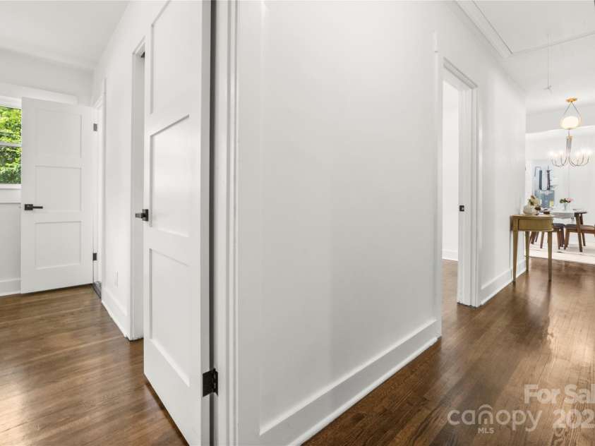 5320 Kildare Drive, Charlotte, NC 28215.  MLS# CAR4334334, YatesRealty ID 34193. 