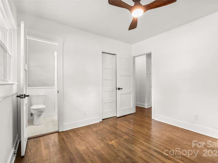 5320 Kildare Drive, Charlotte, NC 28215.  MLS# CAR4334334, YatesRealty ID 34193. 