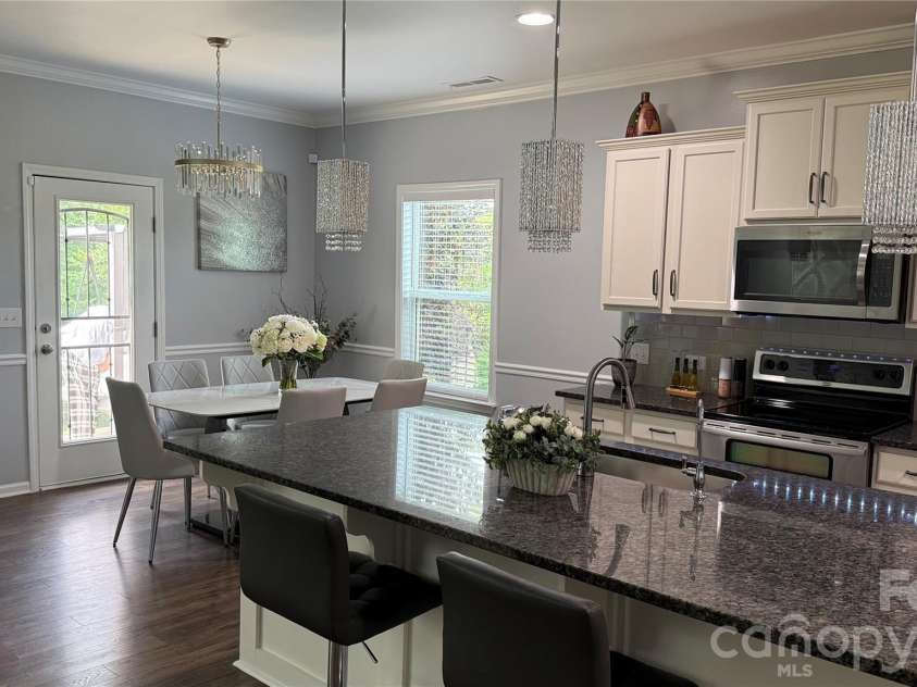 332 Wyndham Forest Circle, Midland, NC 28107.  MLS# CAR4390770, YatesRealty ID 34194. 