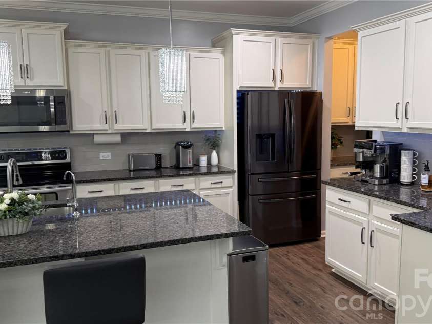332 Wyndham Forest Circle, Midland, NC 28107.  MLS# CAR4390770, YatesRealty ID 34194. 