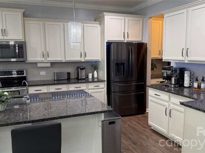 332 Wyndham Forest Circle, Midland, NC 28107.  MLS# CAR4390770, YatesRealty ID 34194. 