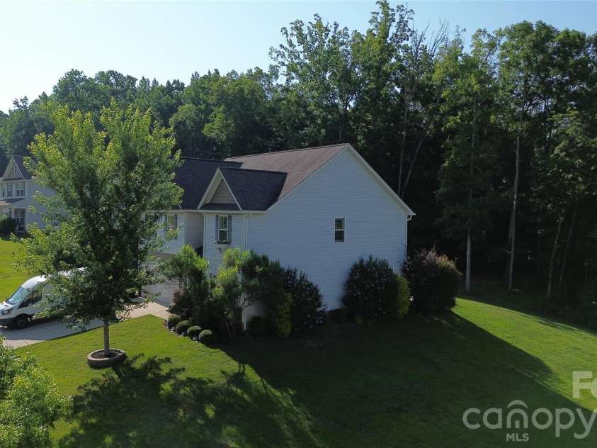 332 Wyndham Forest Circle, Midland, NC 28107.  MLS# CAR4390770, YatesRealty ID 34194. 