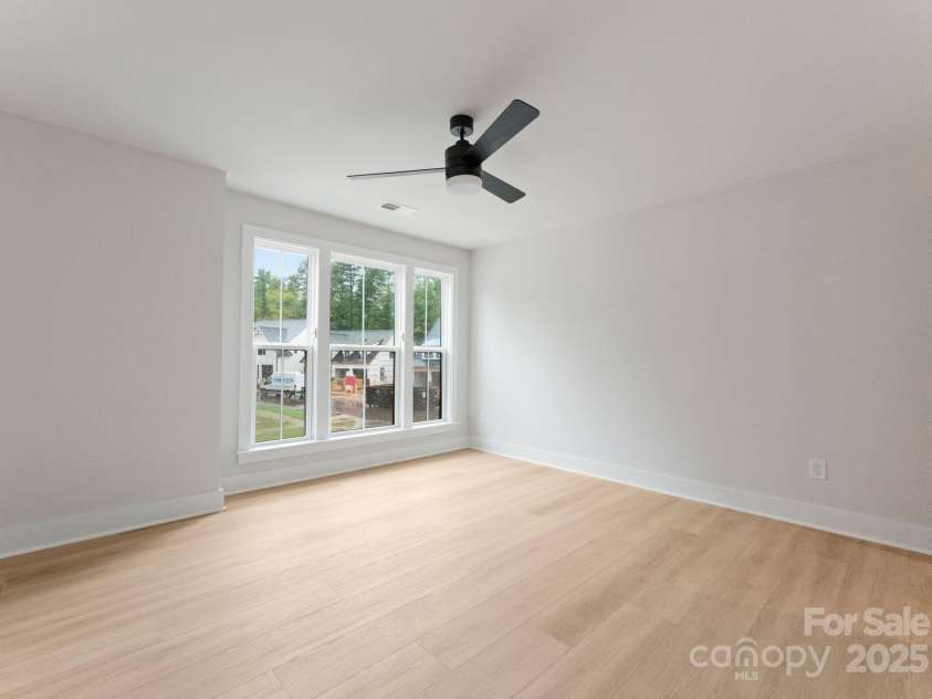 3005 Kinger Lane, Matthews, NC 28105.  MLS# CAR4289780, YatesRealty ID 34196. 