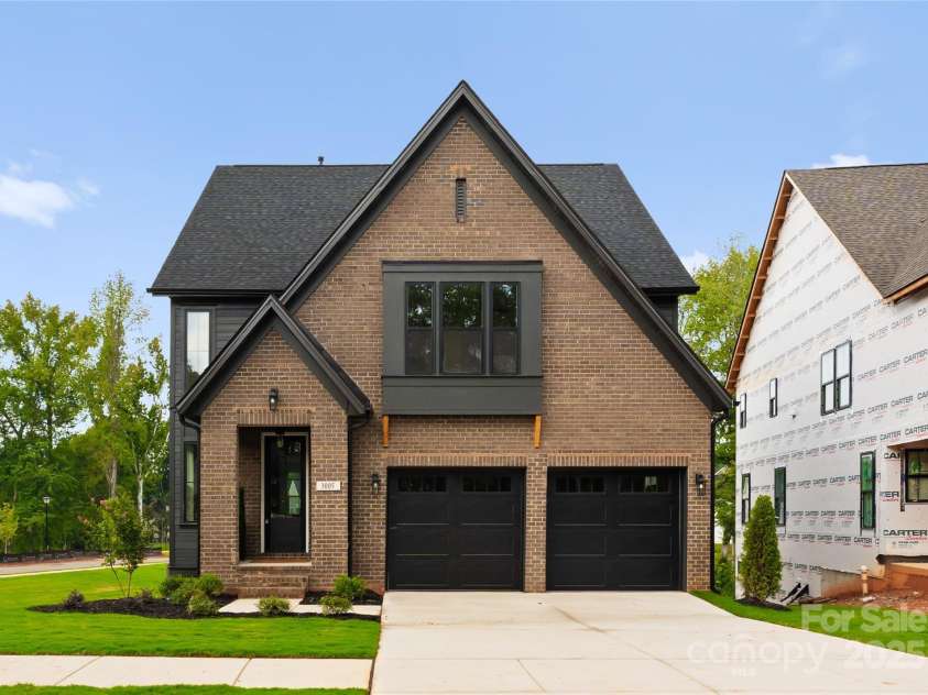 3005 Kinger Lane, Matthews, NC 28105.  MLS# CAR4289780, YatesRealty ID 34196. 