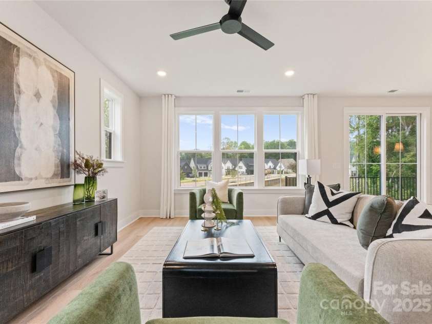 3005 Kinger Lane, Matthews, NC 28105.  MLS# CAR4289780, YatesRealty ID 34196. 