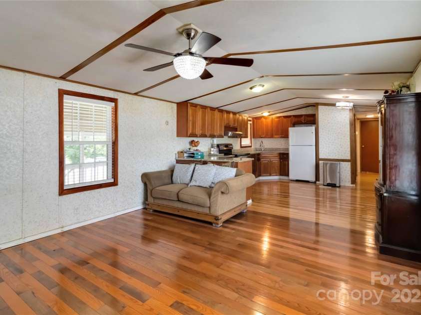 106 Cloverleaf Drive, Clover, SC 29710.  MLS# CAR4287373, YatesRealty ID 34197. 