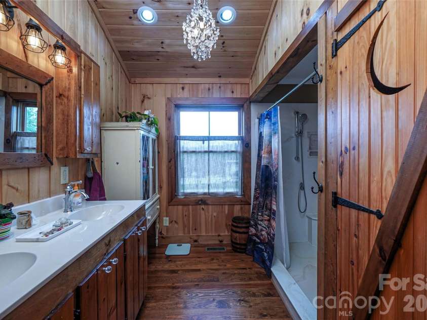 4859 Camp Creek Road, Lancaster, SC 29720.  MLS# CAR4386859, YatesRealty ID 34197. Main bathroom