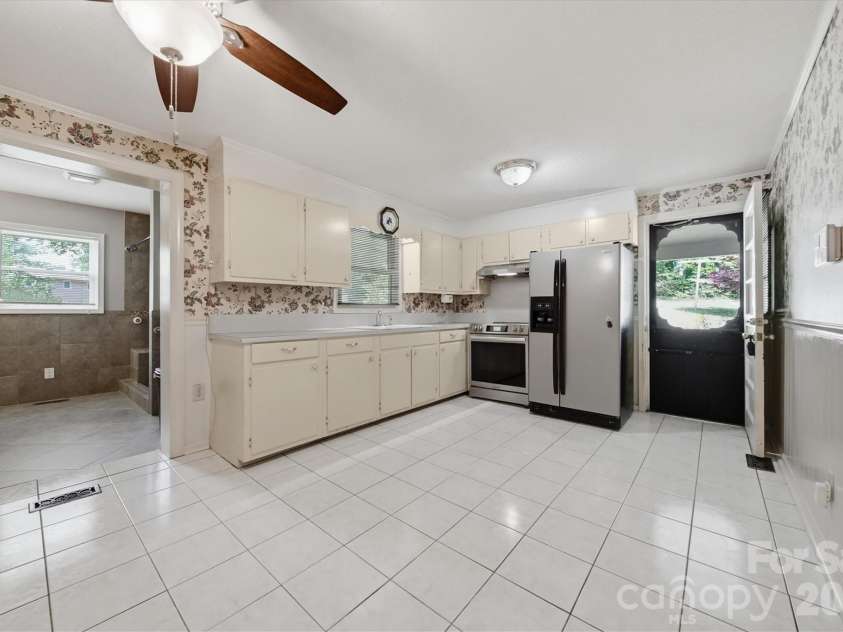 8035 Old NC 10 None, Hickory, NC 28602.  MLS# CAR4394883, YatesRealty ID 34198. 