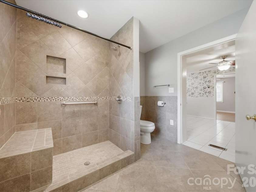 8035 Old NC 10 None, Hickory, NC 28602.  MLS# CAR4394883, YatesRealty ID 34198. 