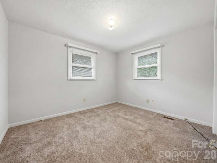 8035 Old NC 10 None, Hickory, NC 28602.  MLS# CAR4394883, YatesRealty ID 34198. 