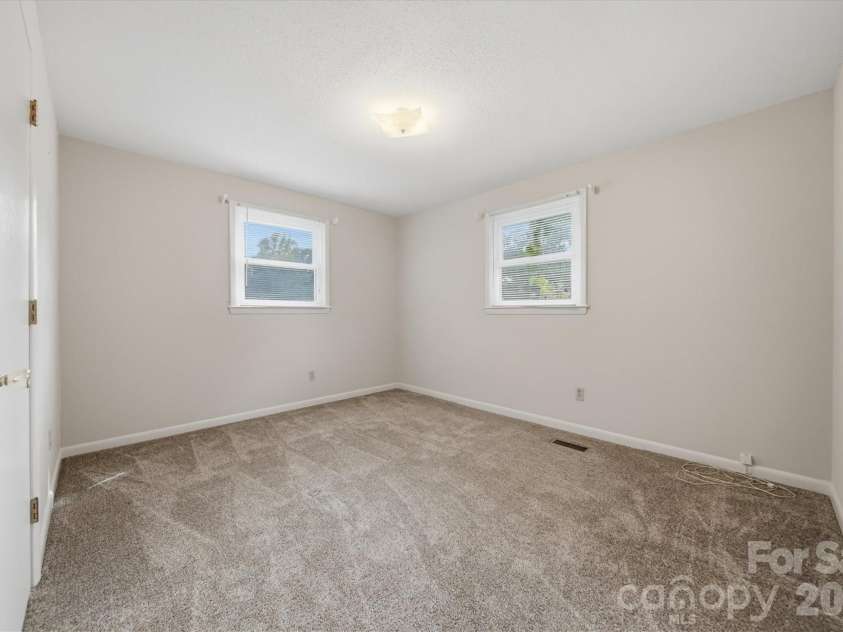 8035 Old NC 10 None, Hickory, NC 28602.  MLS# CAR4394883, YatesRealty ID 34198. 