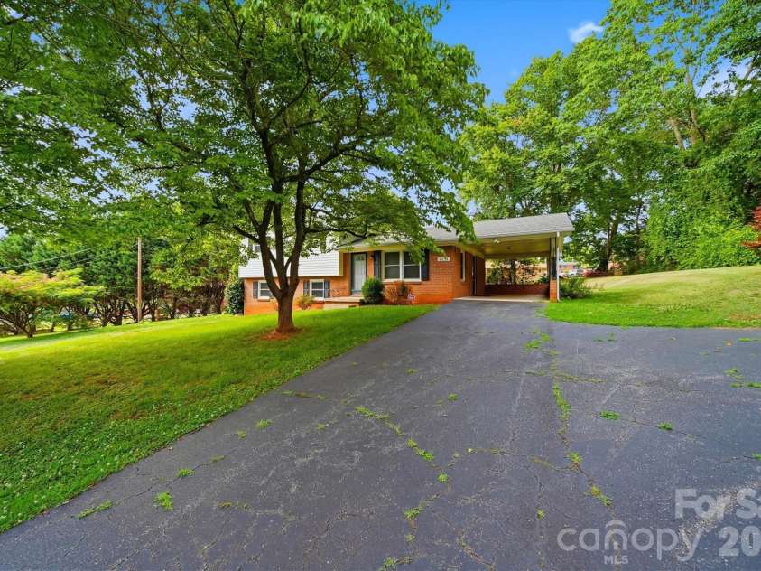8035 Old NC 10 None, Hickory, NC 28602.  MLS# CAR4394883, YatesRealty ID 34198. 