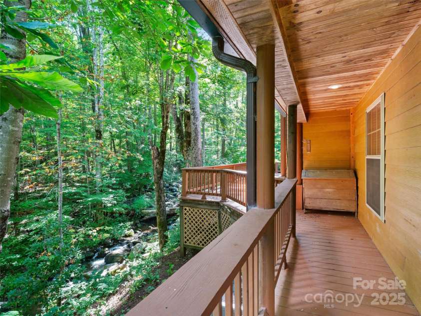 917 Odoms Chapel Road, Bakersville, NC 28705.  MLS# CAR4294378, YatesRealty ID 34198. 