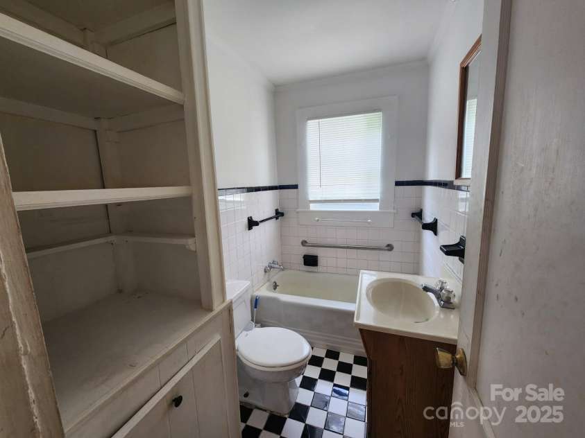 1742 Orrs Station Road, Chester, SC 29706.  MLS# CAR4288547, YatesRealty ID 34199. 